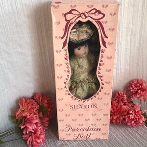 Vintage MANN DOLL COLLECTORS GUILD Sharon porcelain doll 1800s style in box